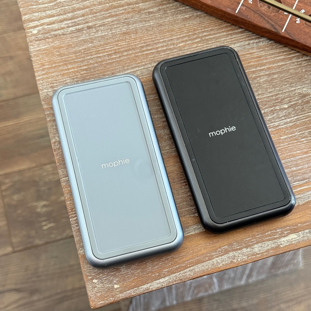 2 Mophie Powerstation Plus XL Portable Battery Chargers Black/Silver